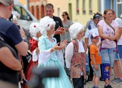 Dornburg Krohnt Neue Rosenkoenigin 17